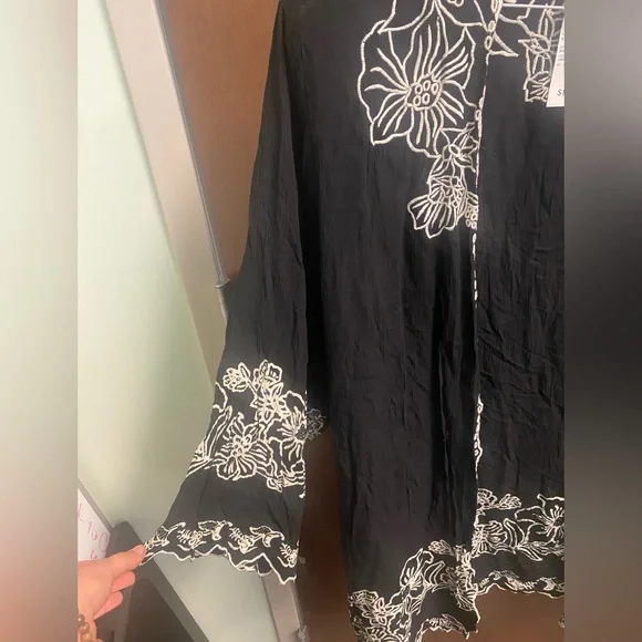 Marcia & Me & Co Black Kimono with Intricate White Floral Embroidered Design - Picture 3 of 5